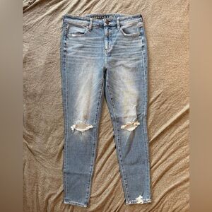 American Eagle Outfitters Light Blue Distressed Skinny Jeans